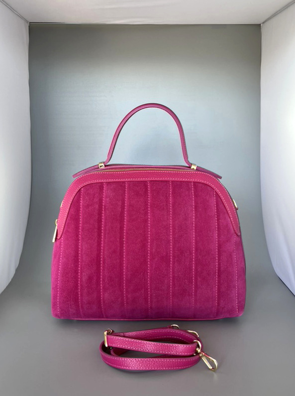 Pinke-grosse-Tasche-mit-RiemenxtIUczxjVjOuf Große Handtasche im Wild-/ Glattleder-Mix in der Trendfarbe Fuchsia