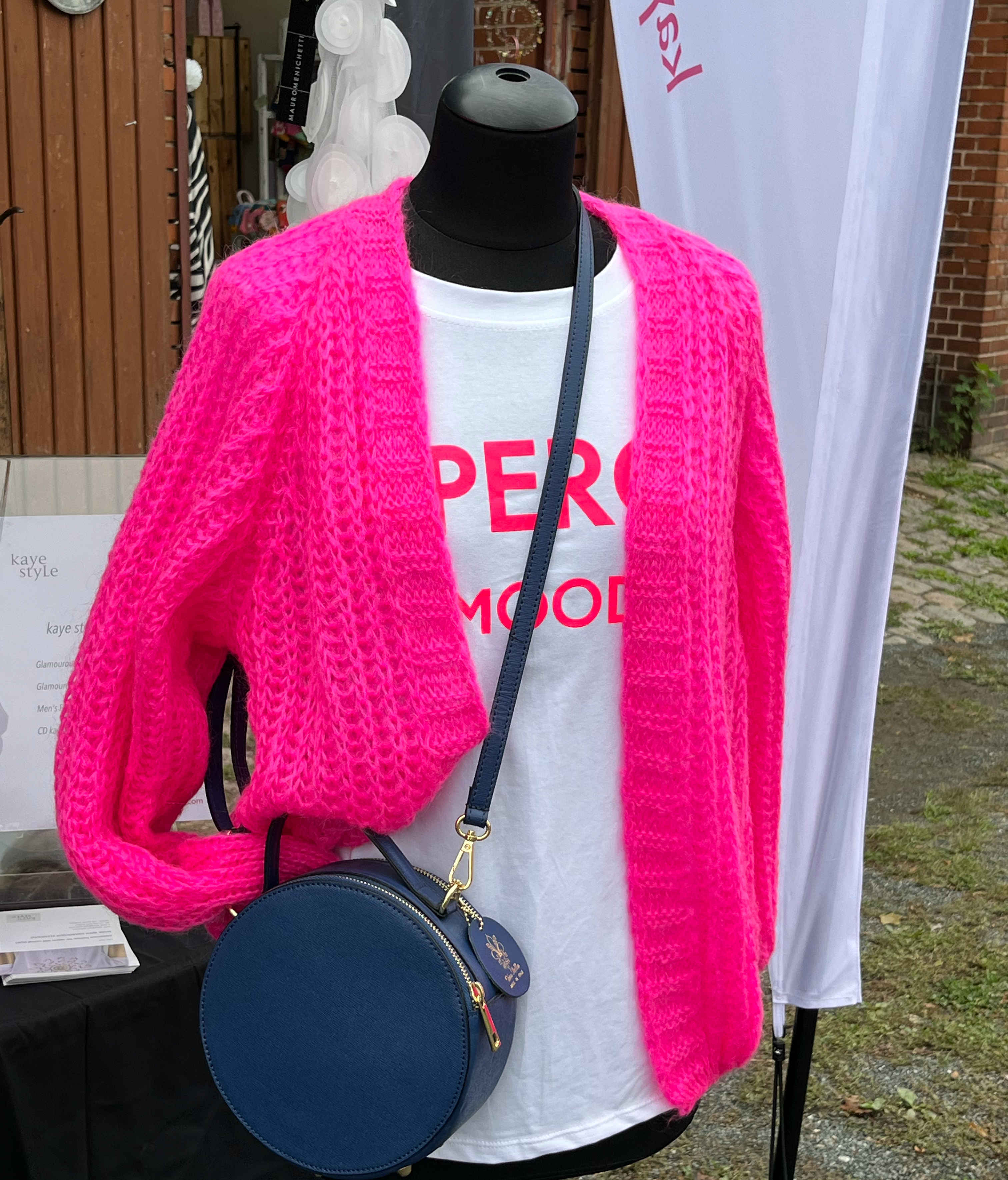 Mohair-Strickjacke von V Milano in verschiedenen Farben Mohair-Strickjacke von V Milano in verschiedenen Farben