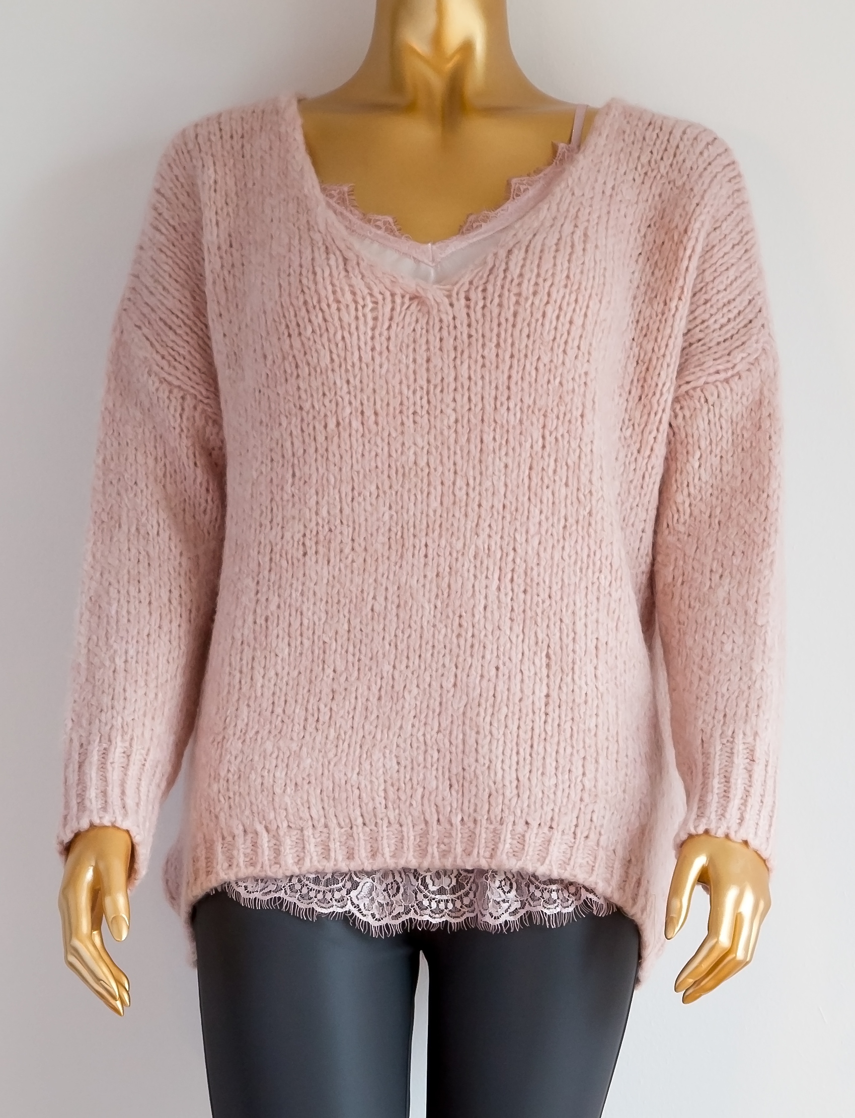 Kuscheliger Pullover von V Milano