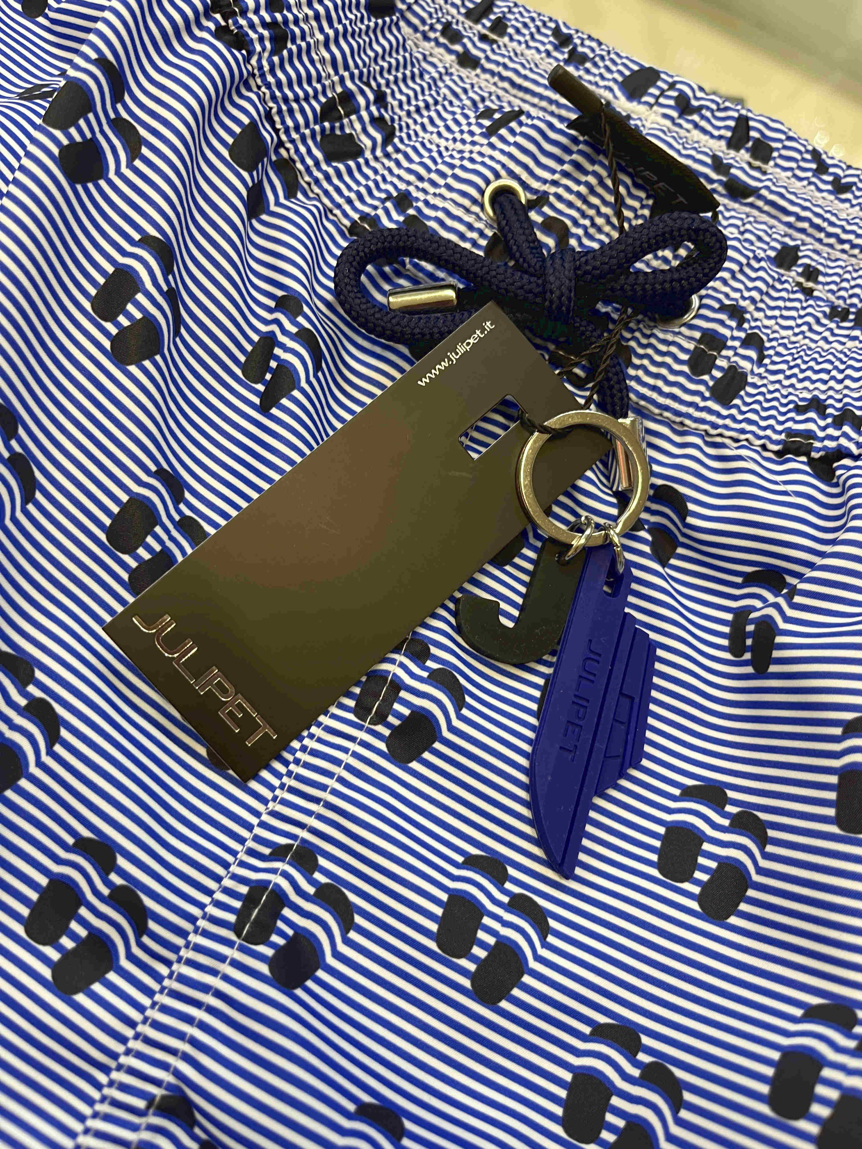 Badehose blau gestreift