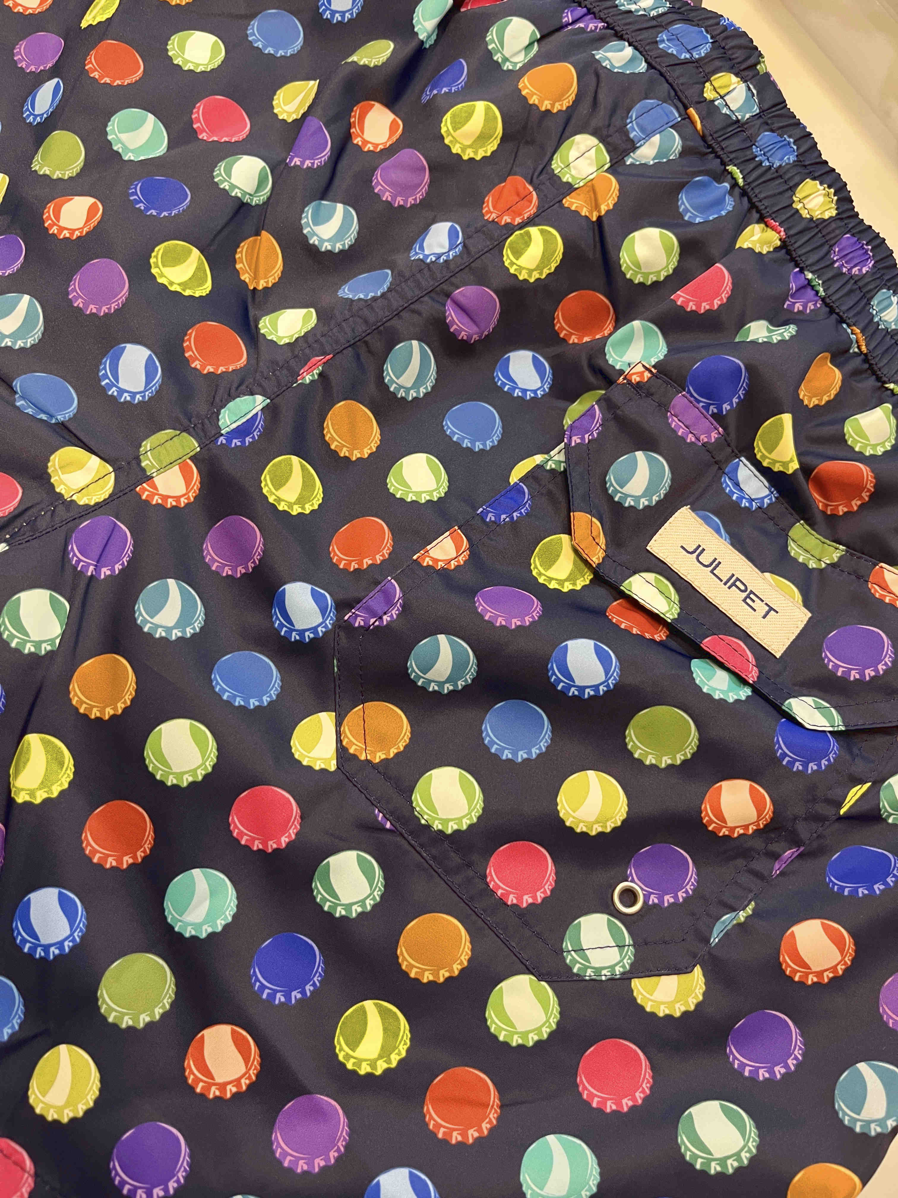 Badehose dunkelblau mit bunten Elementen